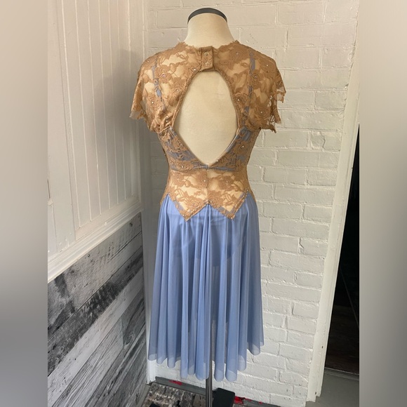 Lace open back flapper/dancer style dress - Picture 2 of 3